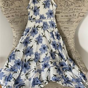 Lulus blue and white floral print midi dress.